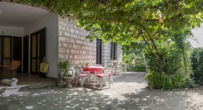 Guest House Ivana, private accommodation in city Donji Stoj, Montenegro